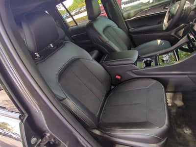 2026 Jeep Grand Cherokee GRAND CHEROKEE LAREDO ALTITUDE 4X2