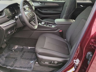 2025 Jeep Grand Cherokee GRAND CHEROKEE LAREDO X 4X4