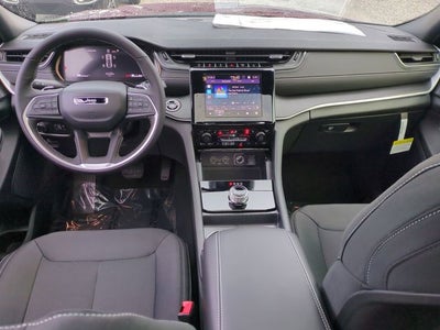 2025 Jeep Grand Cherokee GRAND CHEROKEE LAREDO X 4X4