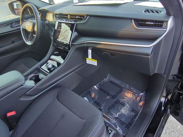 2025 Jeep Grand Cherokee GRAND CHEROKEE LAREDO X 4X4