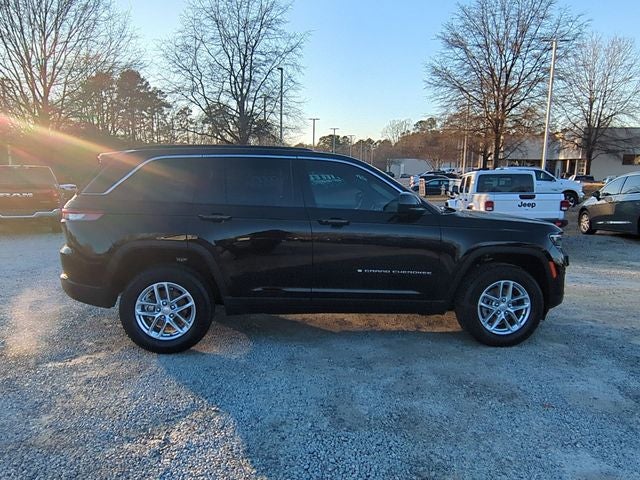 2025 Jeep Grand Cherokee GRAND CHEROKEE LAREDO X 4X4