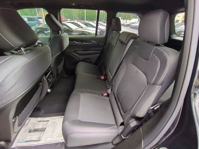 2026 Jeep Grand Cherokee GRAND CHEROKEE LAREDO X 4X4