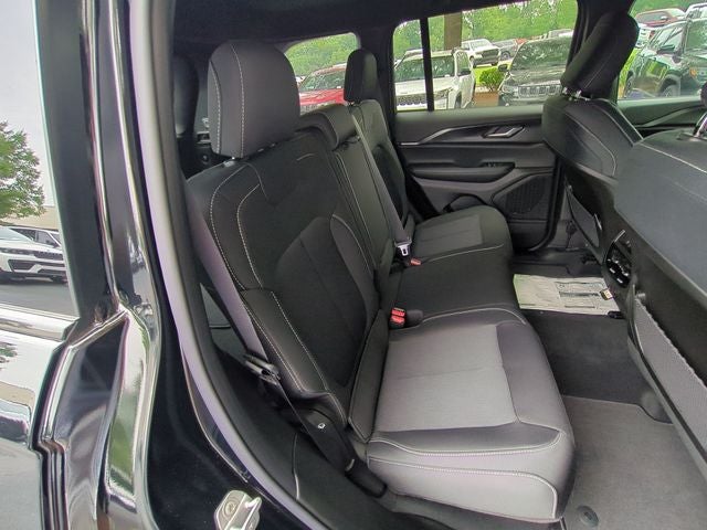 2026 Jeep Grand Cherokee GRAND CHEROKEE LAREDO X 4X4