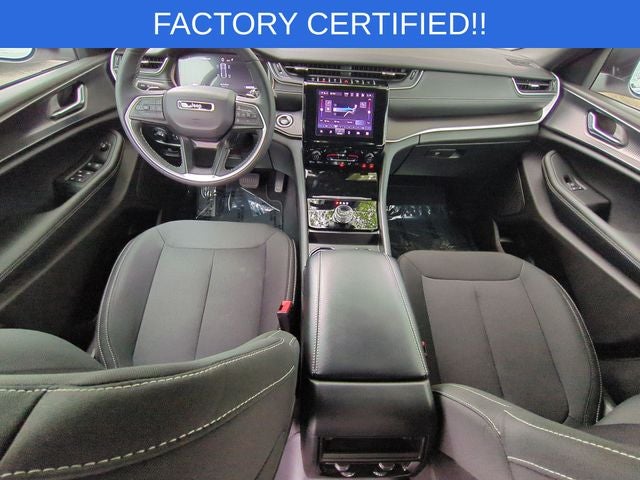 2025 Jeep Grand Cherokee Laredo X 4x4