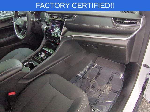 2025 Jeep Grand Cherokee Laredo X 4x4