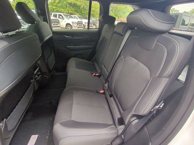 2026 Jeep Grand Cherokee GRAND CHEROKEE LAREDO 4X4
