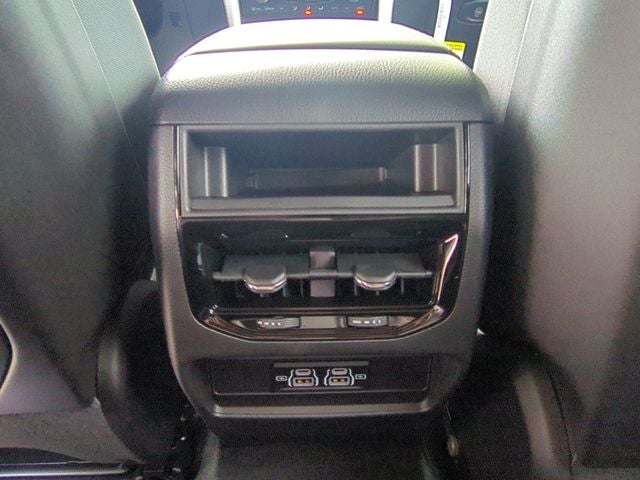 2026 Jeep Grand Cherokee GRAND CHEROKEE LAREDO 4X4