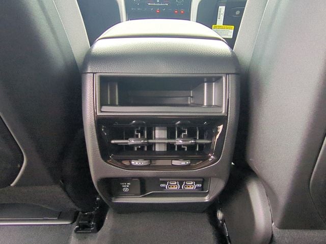 2026 Jeep Grand Cherokee GRAND CHEROKEE LAREDO X 4X4