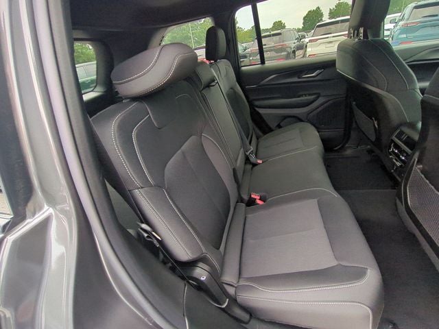 2026 Jeep Grand Cherokee GRAND CHEROKEE LAREDO X 4X4