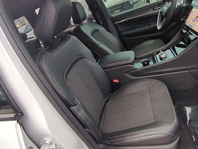 2026 Jeep Grand Cherokee GRAND CHEROKEE ALTITUDE 4X4