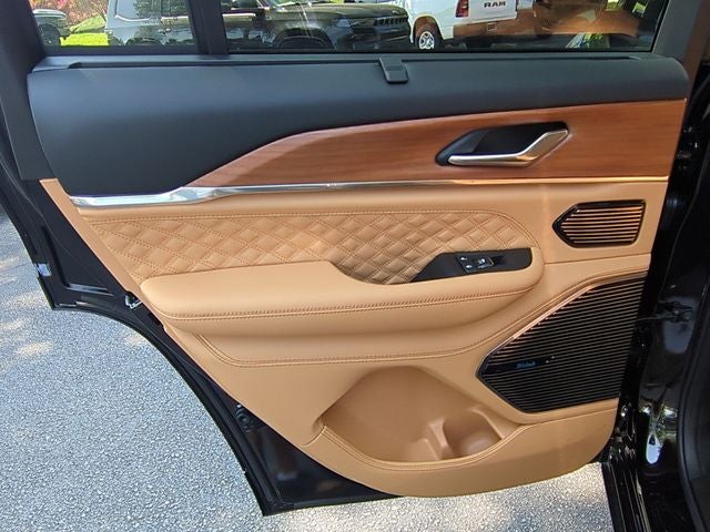 2026 Jeep Grand Cherokee GRAND CHEROKEE SUMMIT 4X4