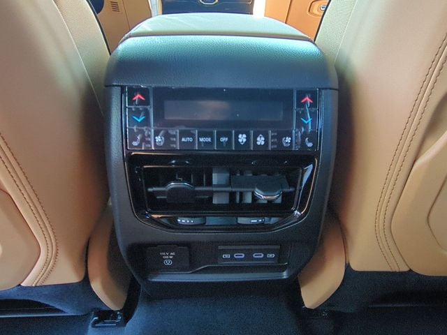 2026 Jeep Grand Cherokee GRAND CHEROKEE SUMMIT 4X4