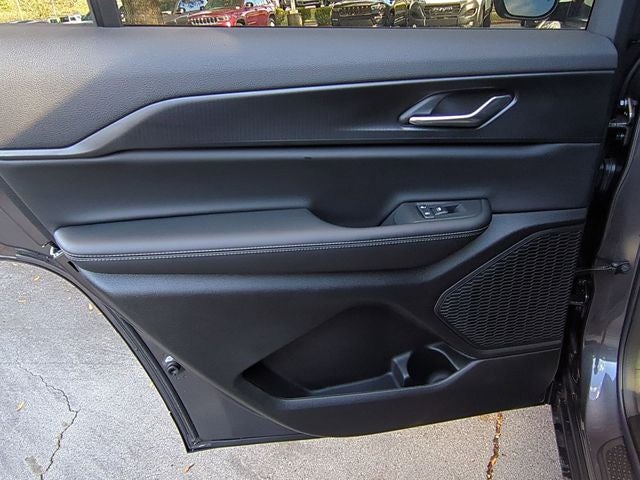 2025 Jeep Grand Cherokee GRAND CHEROKEE L LAREDO X 4X2