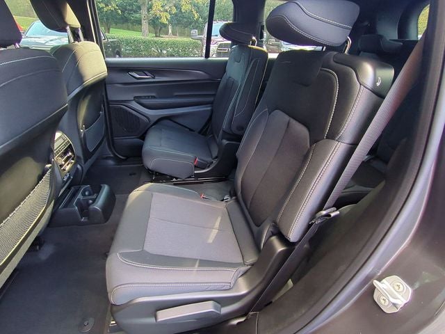 2025 Jeep Grand Cherokee GRAND CHEROKEE L LAREDO X 4X2