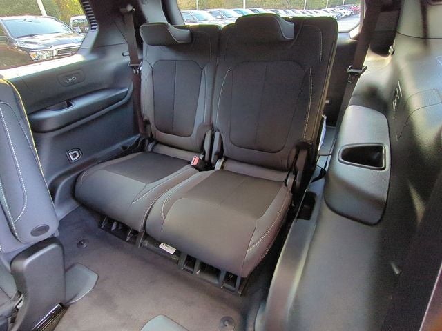 2025 Jeep Grand Cherokee GRAND CHEROKEE L LAREDO X 4X2