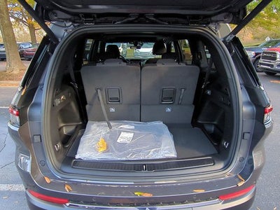 2025 Jeep Grand Cherokee GRAND CHEROKEE L LAREDO X 4X2