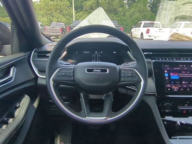 2025 Jeep Grand Cherokee GRAND CHEROKEE L LAREDO X 4X2