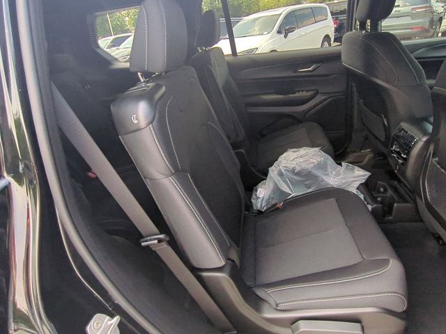 2025 Jeep Grand Cherokee GRAND CHEROKEE L LAREDO X 4X2