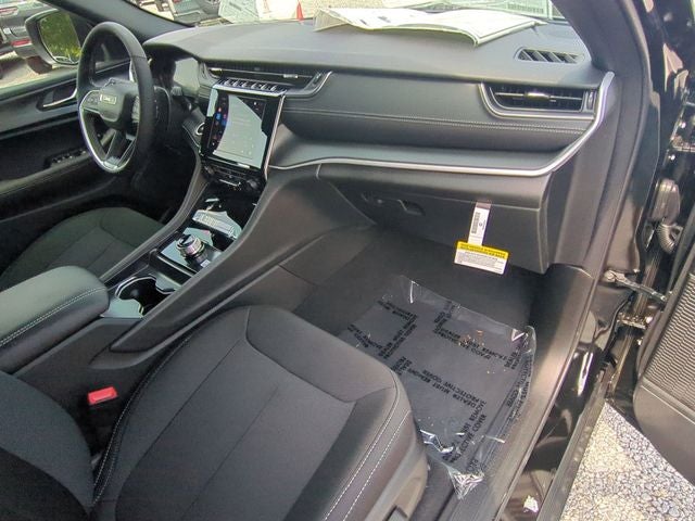 2025 Jeep Grand Cherokee GRAND CHEROKEE L LAREDO X 4X2