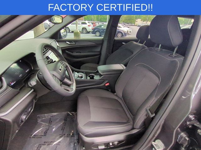 2024 Jeep Grand Cherokee L Laredo 4x2
