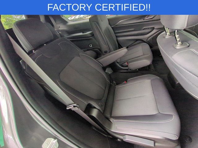 2024 Jeep Grand Cherokee L Laredo 4x2