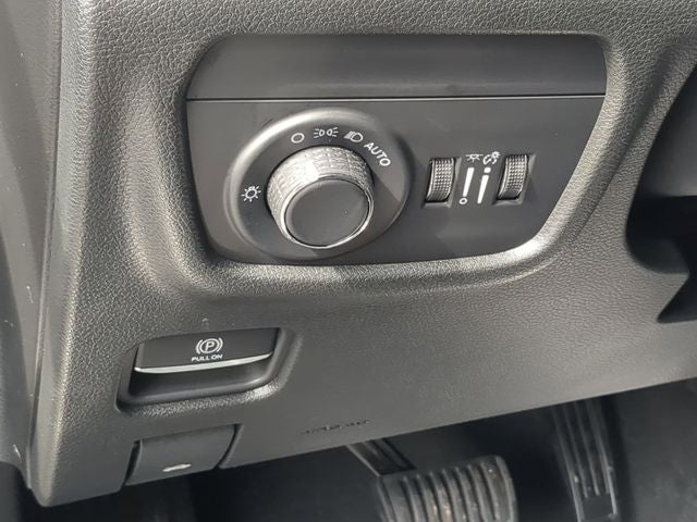 2025 Jeep Grand Cherokee GRAND CHEROKEE L LAREDO X 4X4