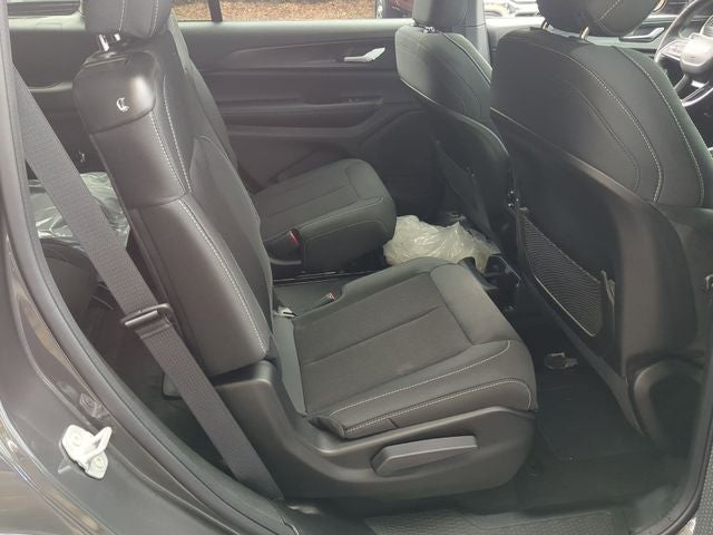 2025 Jeep Grand Cherokee GRAND CHEROKEE L LAREDO X 4X4