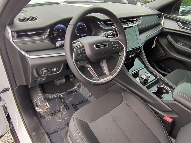 2025 Jeep Grand Cherokee GRAND CHEROKEE L LAREDO X 4X4