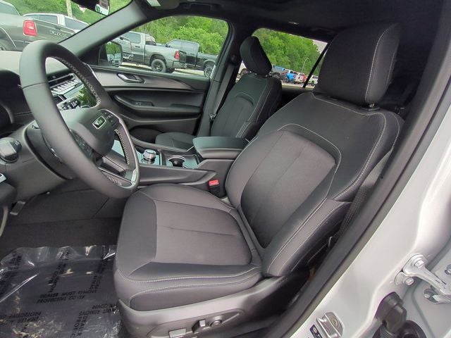 2025 Jeep Grand Cherokee GRAND CHEROKEE L LAREDO X 4X4