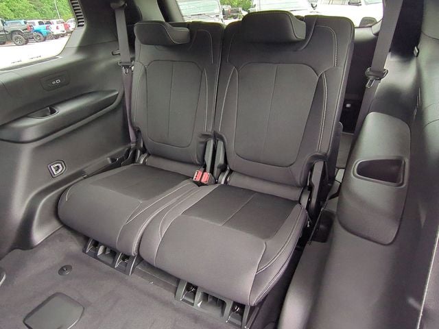 2025 Jeep Grand Cherokee GRAND CHEROKEE L LAREDO X 4X4