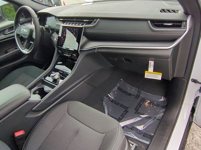 2025 Jeep Grand Cherokee GRAND CHEROKEE L LAREDO X 4X4