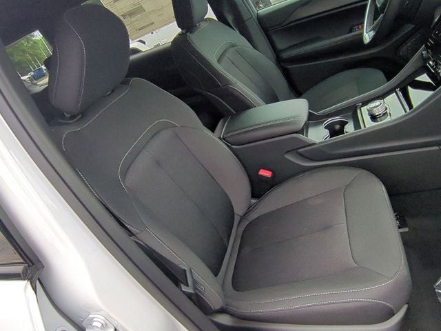 2025 Jeep Grand Cherokee GRAND CHEROKEE L LAREDO X 4X4