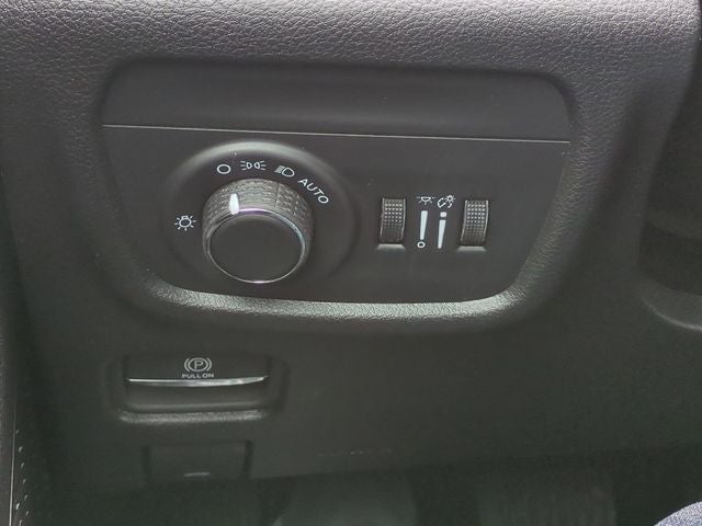 2025 Jeep Grand Cherokee GRAND CHEROKEE L LAREDO X 4X4