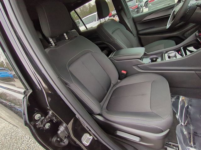 2025 Jeep Grand Cherokee GRAND CHEROKEE L LAREDO X 4X4