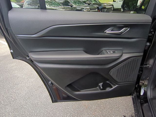 2026 Jeep Grand Cherokee GRAND CHEROKEE L LAREDO X 4X4