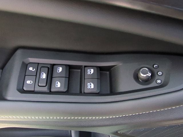 2025 Jeep Grand Cherokee GRAND CHEROKEE L LAREDO X 4X4