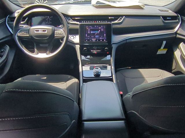 2025 Jeep Grand Cherokee GRAND CHEROKEE L LAREDO X 4X4