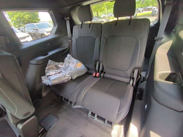 2025 Jeep Grand Cherokee GRAND CHEROKEE L LAREDO X 4X4