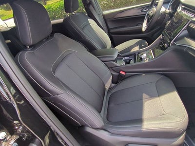 2025 Jeep Grand Cherokee GRAND CHEROKEE L LAREDO X 4X4