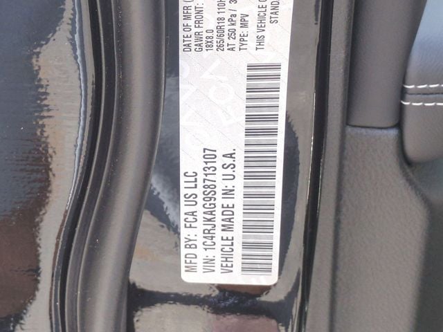 2025 Jeep Grand Cherokee GRAND CHEROKEE L LAREDO X 4X4