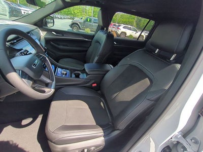2026 Jeep Grand Cherokee GRAND CHEROKEE L LAREDO ALTITUDE 4X4