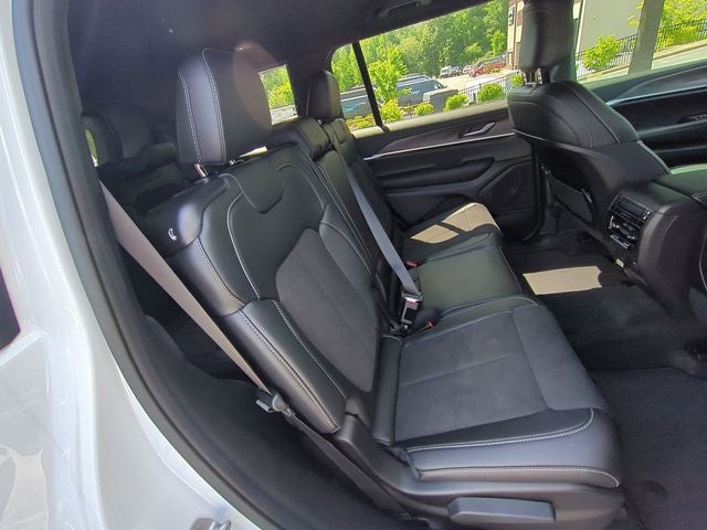 2026 Jeep Grand Cherokee GRAND CHEROKEE L LAREDO ALTITUDE 4X4