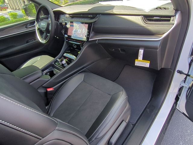 2026 Jeep Grand Cherokee GRAND CHEROKEE L LAREDO ALTITUDE 4X4