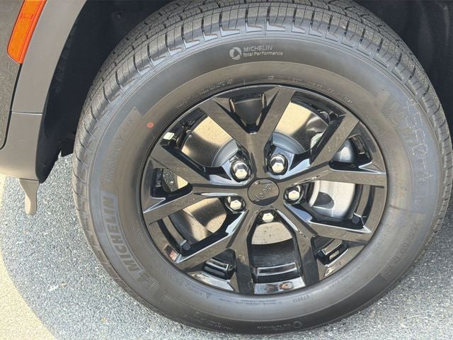 2026 Jeep Grand Cherokee GRAND CHEROKEE L LAREDO ALTITUDE 4X4