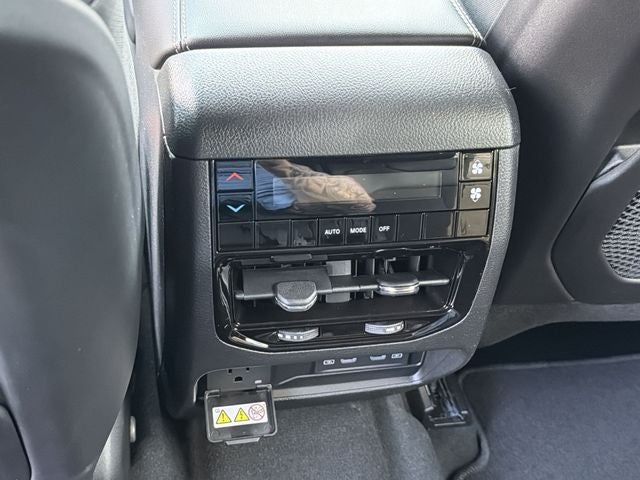 2026 Jeep Grand Cherokee GRAND CHEROKEE L LAREDO ALTITUDE 4X4