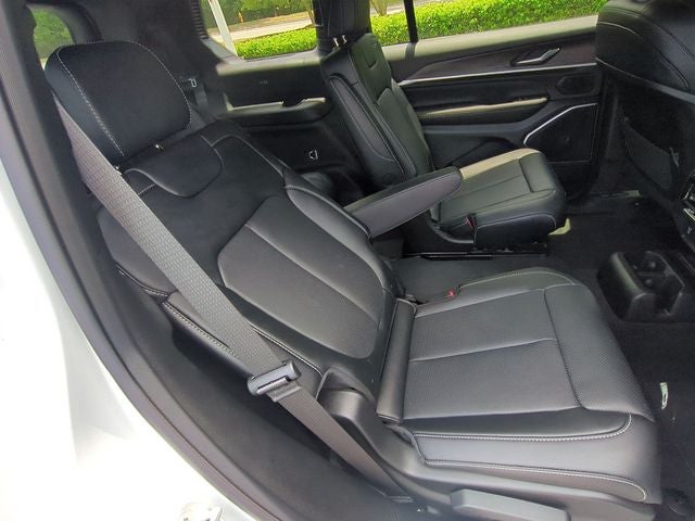 2026 Jeep Grand Cherokee GRAND CHEROKEE L LIMITED RESERVE 4X4