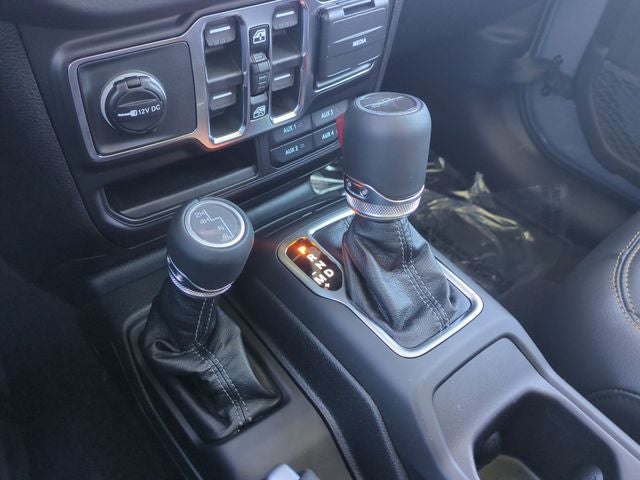 2026 Jeep Gladiator GLADIATOR SAHARA 4X4