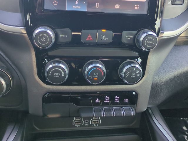 2026 RAM Ram 1500 RAM 1500 EXPRESS QUAD CAB 4X4 6'4' BOX