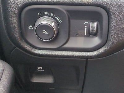 2026 RAM Ram 1500 RAM 1500 TRADESMAN QUAD CAB 4X2 6'4' BOX
