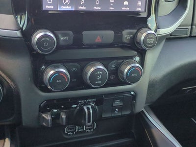 2022 RAM 1500 Big Horn Crew Cab 4x4 5'7' Box